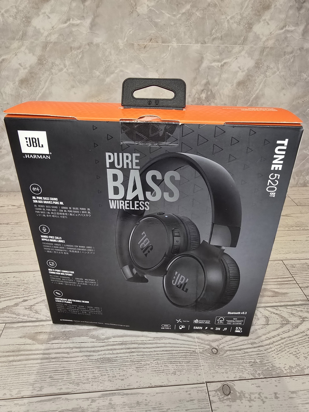 JBL Tune 520BT Wireless On-Ear Headphones - Black - Picture 2 of 9